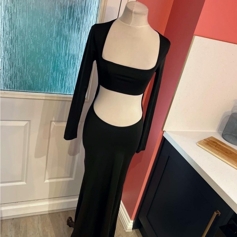 Chic Black Cutout Maxi Dress